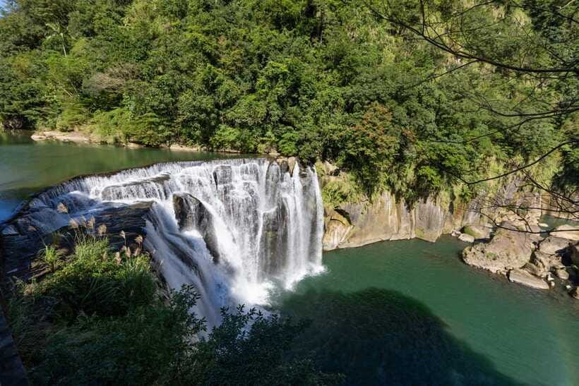 From Taipei: Shifen, Jiufen, and Yehliu Guided Day Trip - Should you book this day trip?