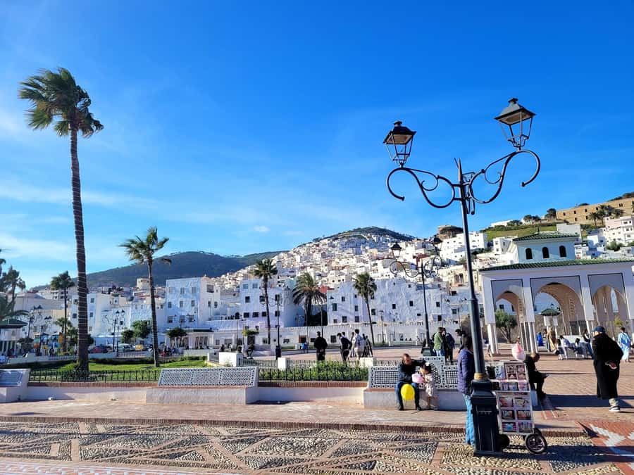 From Tangier: Day Trip to Tetouan with Local Guide - Walking into Tetouan’s UNESCO Medina