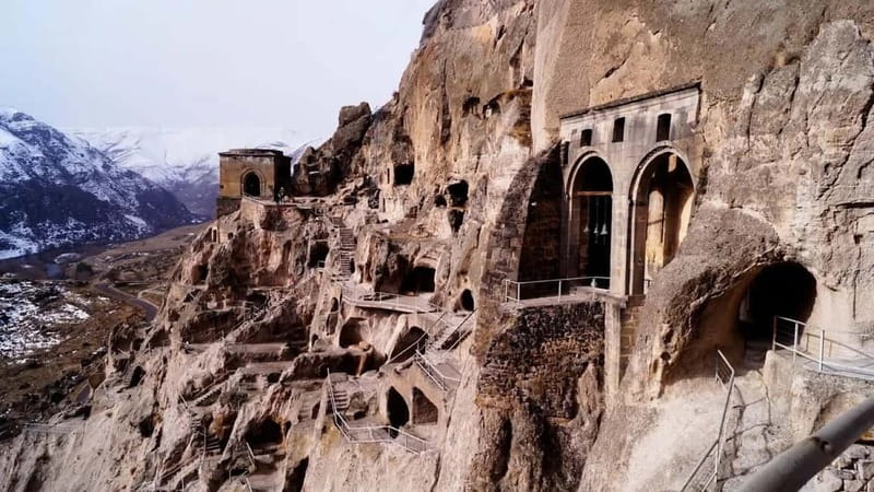 From Tbilisi: Borjomi, Rabath and Vardzia Day Trip - What the guide adds to the sites