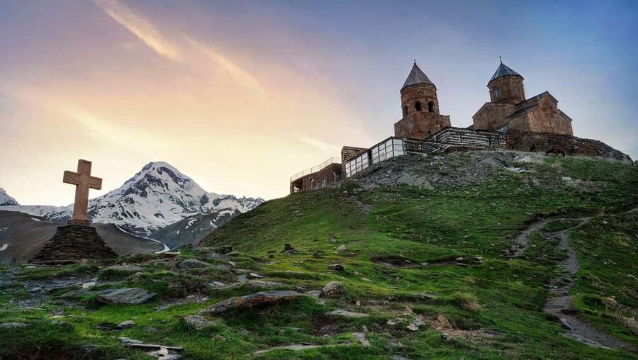 From Tbilisi: Kazbegi, Gudauri & Ananuri Day Trip - Why this mountain road trip works so well