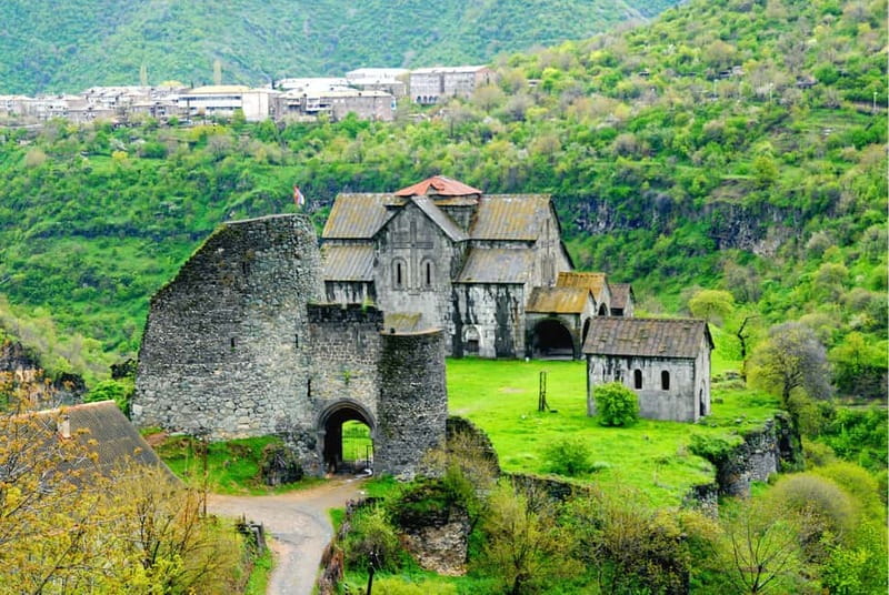 From Tbilisi to Armenia: Akhtala, Haghpat & Sanahin Day-Trip - Akhtala and its painted fortress
