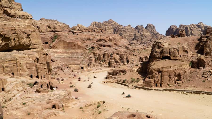 From Tel Aviv: Full-Day Trip to Petra with Roundtrip Flights - Walking through the Siq to the Treasury