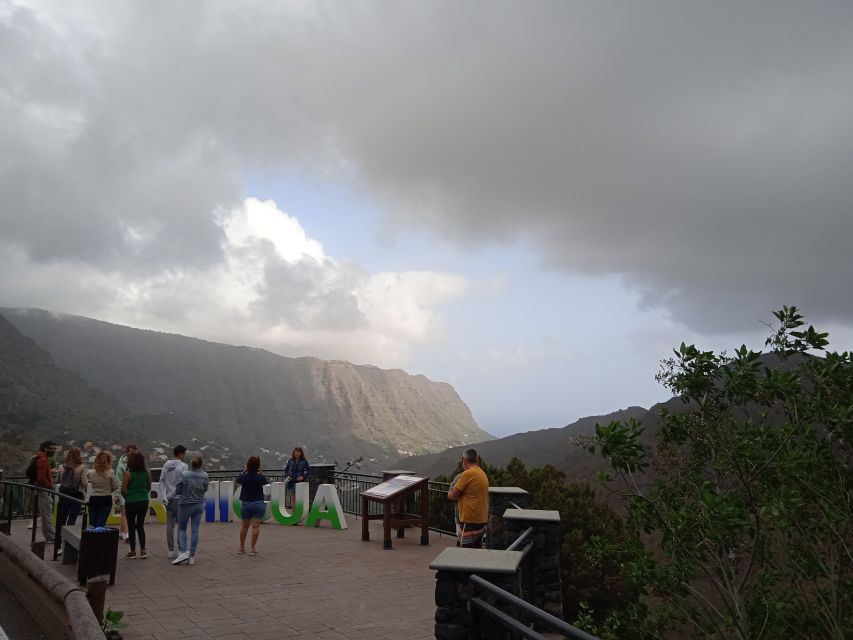 From Tenerife: La Gomera Day Trip with Guide - Walking into Garajonay’s laurel forest