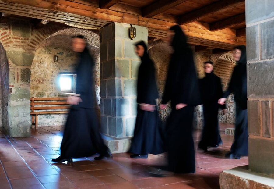 From Thessaloniki: Full Day Trip to Meteora - Arriving in Kalambaka at about 11:30