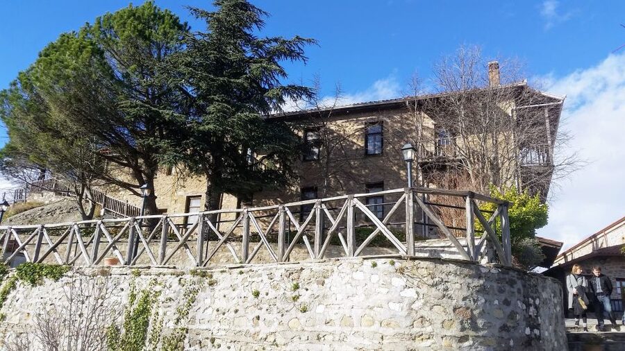 From Thessaloniki: Meteora Small Group Day Trip - Choosing the second monastery