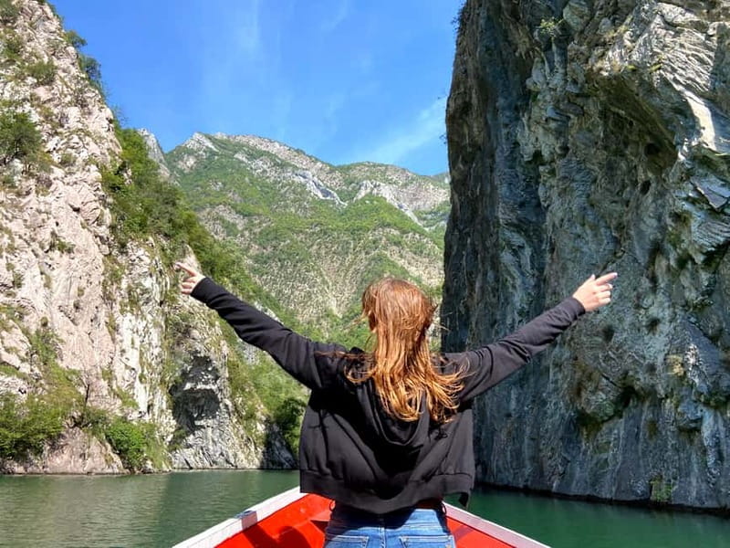 From Tirana/Shkodra: Komani Lake and Shala River Day Trip - The seven-minute tunnel and the first boat ride