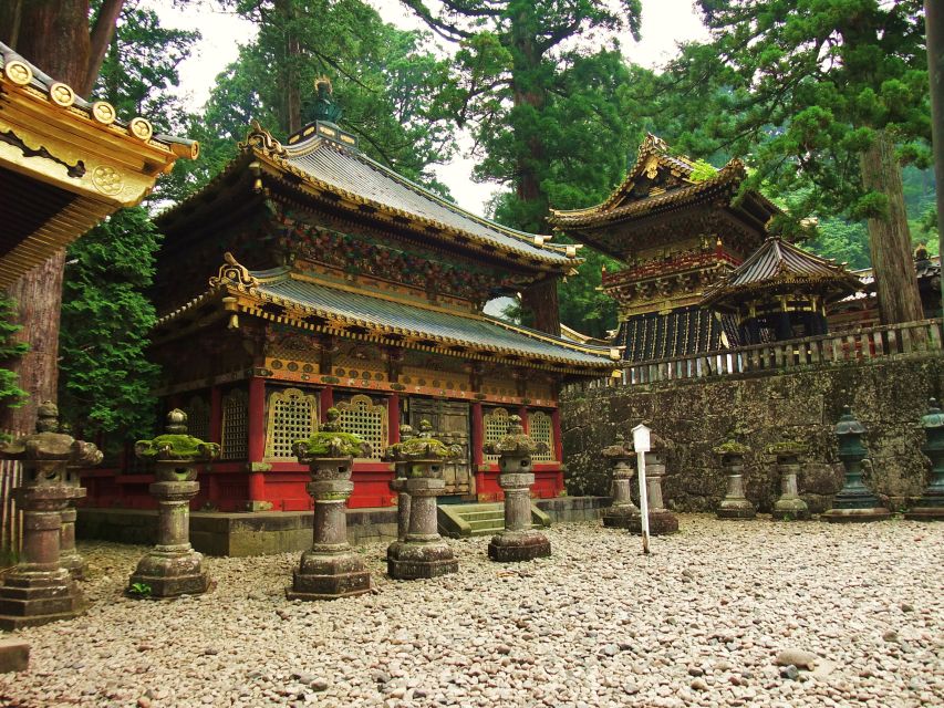 From Tokyo: Guided Day Trip to Nikko World Heritage Sites - Entering Nikko Toshogu Shrine