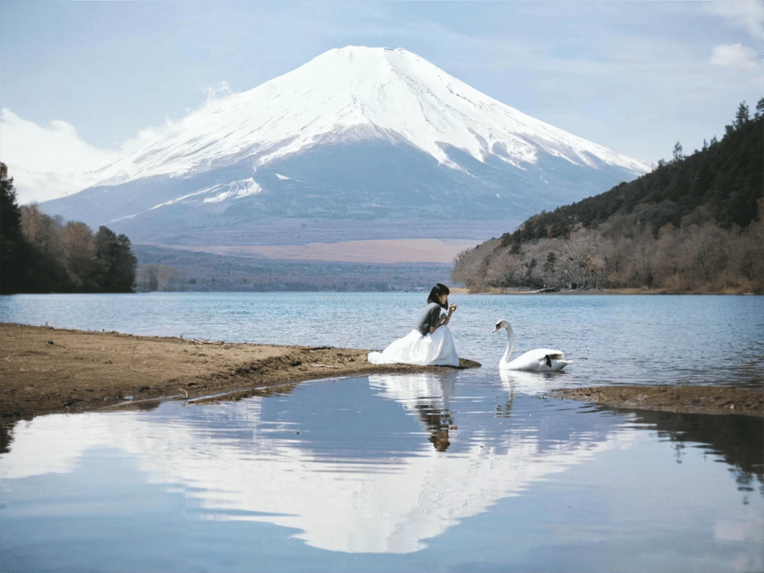 From Tokyo: Mt Fuji, Arakurayama and Kawaguchi Lake Day Trip - Lake Kawaguchi, Oishi Park, and the seasonal Maple Corridor