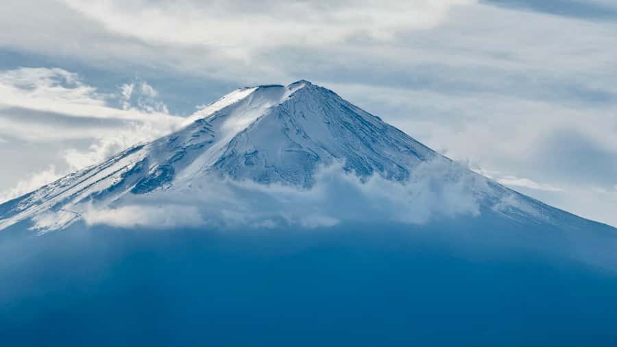 From Tokyo/Yokohama: Mt.Fuji & Hakone Private Day Tour - Oishi Park and the changing view across the water