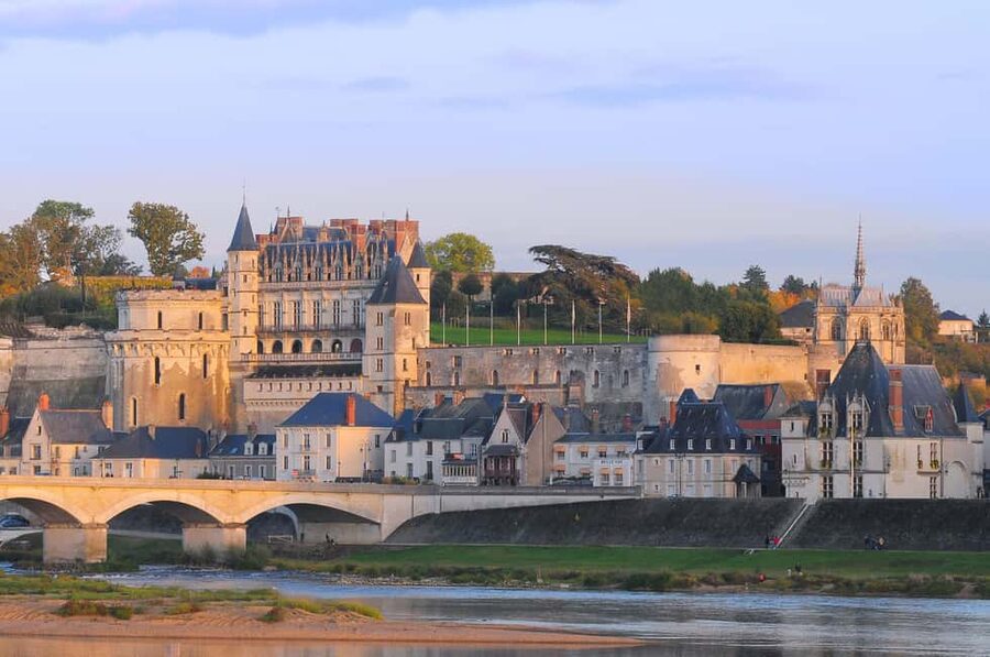 From Tours/Amboise: Chenonceau & Chambord Chateaux Day Trip - Chambord and the scale of François I