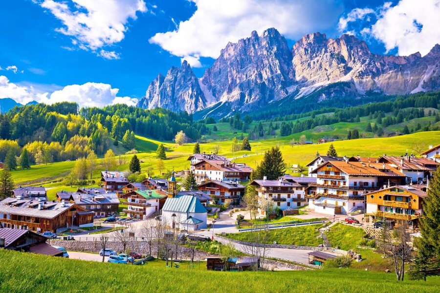 From Venice: Dolomites, Lake Misurina, and Cortina Day Trip - The seasonal change from November through winter