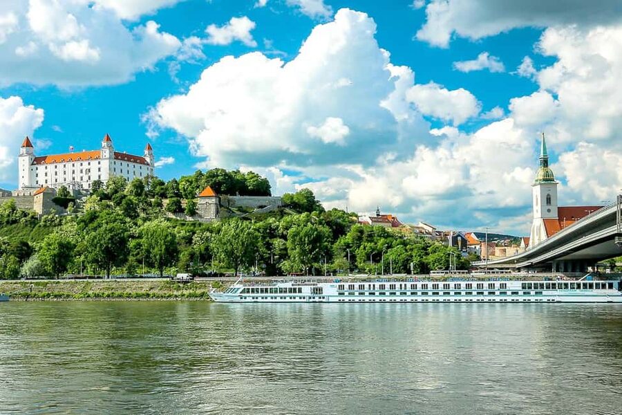 From Vienna: Bratislava and Budapest Guided Day Trip - Who should book this day trip?