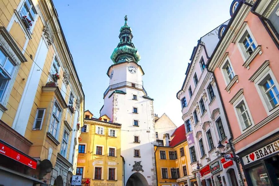 From Vienna: Bratislava and Budapest Guided Day Trip - The optional Győr pause