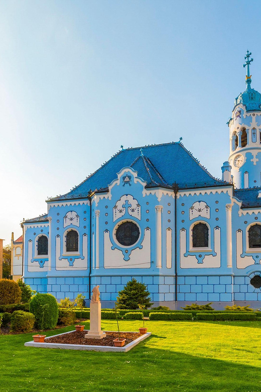 From Vienna: Bratislava with Local Guide, Castle & UFO Views - Starting at Bratislava Castle