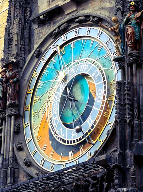 From Vienna: Day Trip to Prague and Brno with Transfer - What the long transport day means for you