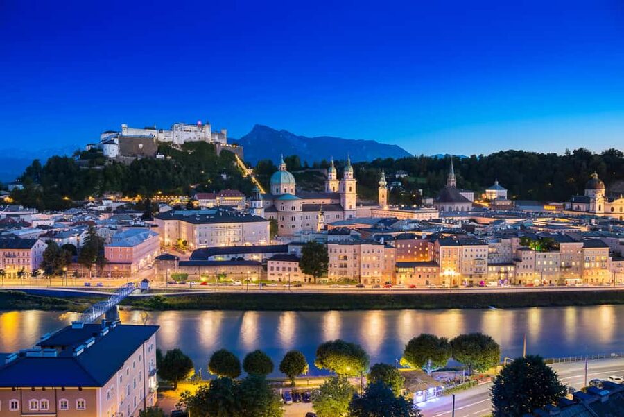 From Vienna: Day Trip to Prague and Brno with Transfer - Is $197 good value?