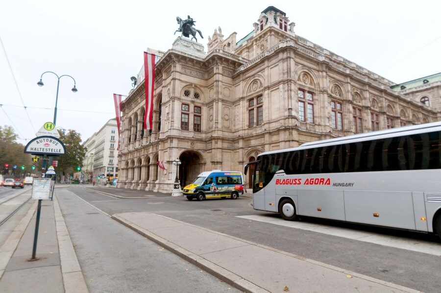 From Vienna: Guided Day Trip to Budapest - Three and a half hours of free time in Pest
