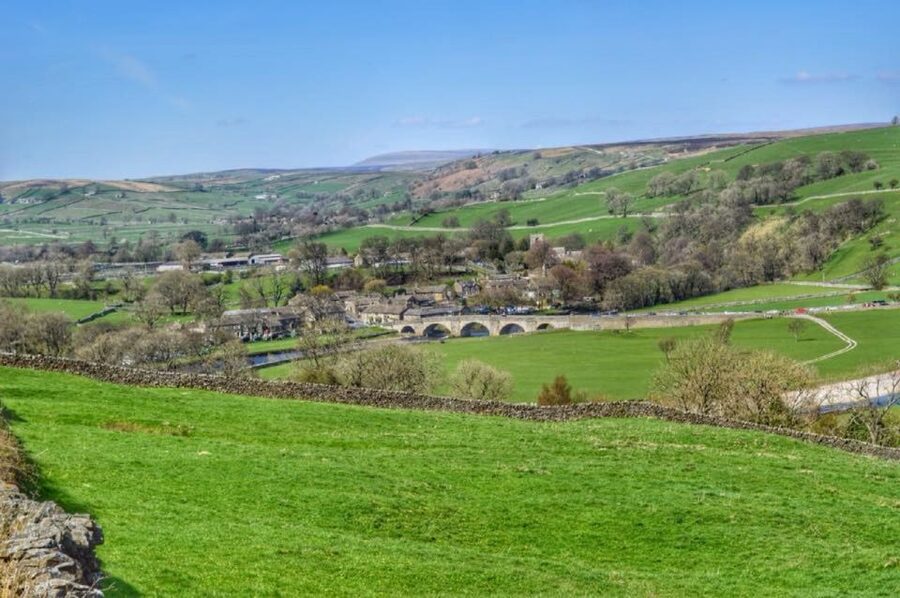 From York: Herriot and Yorkshire Dales Day Trip - What the mini-coach and guides are like