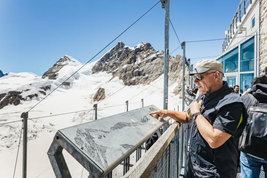 From Zurich: Day Trip to Jungfraujoch - Top of Europe - Guides, languages, and how the day is managed