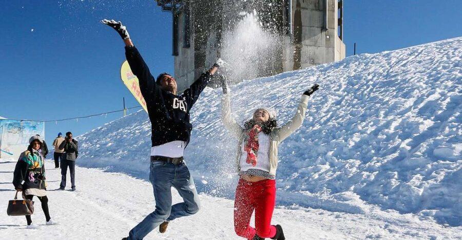 From Zurich: Mount Titlis Daytrip & first time Ski Adventure - One hour of first-time skiing and snow tubing