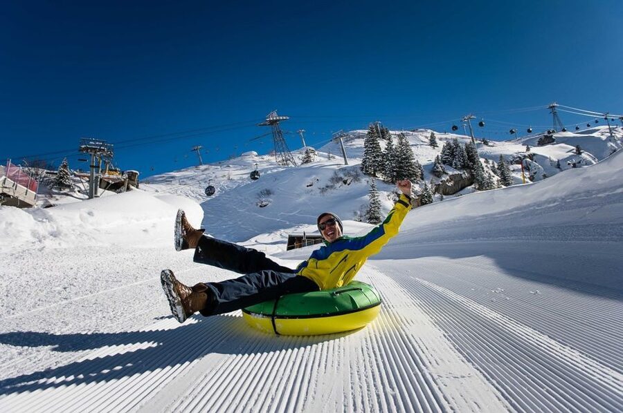 From Zurich: Mount Titlis Daytrip & first time Ski Adventure - Engelberg and the cable car to Trübsee