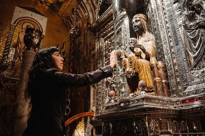 Full-Day Trip Barcelona to Montserrat Monastery & Cava Winery - Choosing Between the Museum, Market, and Viewpoint