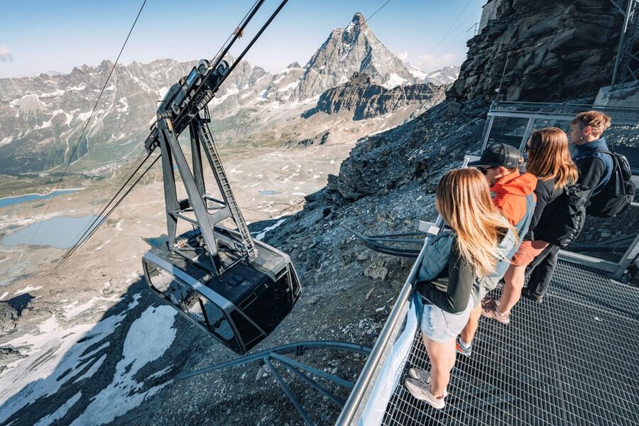 Geneva: Zermatt Day Trip & Glacier Paradise Cable Car Option - Guide support and group experience