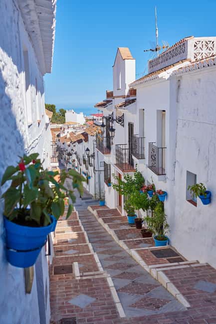 Gibraltar and Mijas town Day Trip with Free Time from Málaga - Why this Málaga day trip works