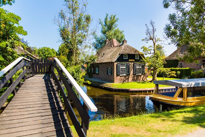 Giethoorn Day Trip from Amsterdam with Boat Trip - Meeting in central Amsterdam at 10:00 a.m.