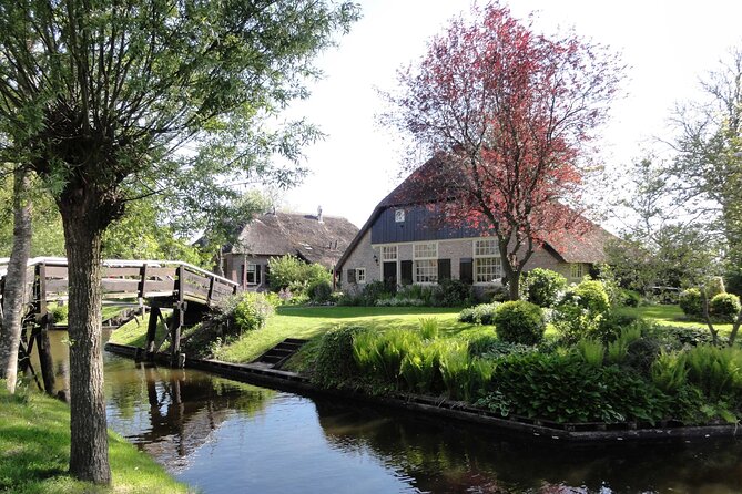 Giethoorn Day Trip from Amsterdam With Cruise and Cheeseplatter - Who should book this day trip