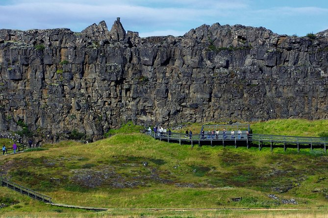 Golden Circle Day Trip with Fridheimar Greenhouse visit from Reykjavik - Weather, Clothing, and Practical Comfort