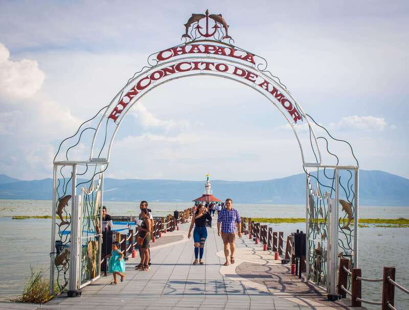 Guadalajara: Lake Chapala and Ajijic Day Trip with Boat Trip - What this Guadalajara day trip really covers