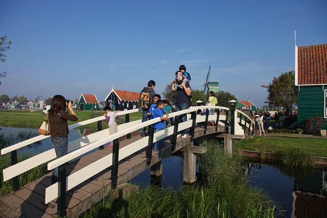 Guided Day Trip - Volendam, Zaanse Schans, Marken & Edam - Volendam: cheese, cookies, and free time by the water