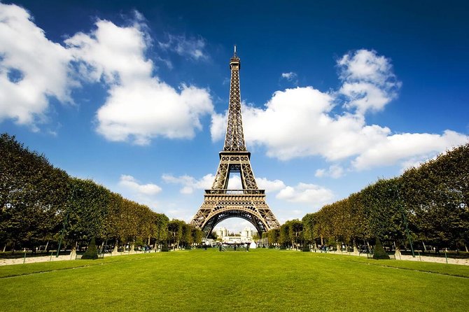 Guided Luxury Paris Day Trip with Optional Lunch at the Eiffel Tower - The Louvre stop is a photo opportunity, not a museum visit