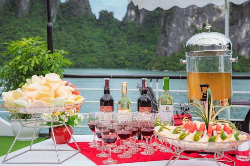Ha long Bay day trip with Deluxe cruise - Sung Sot Cave, the most impressive stop