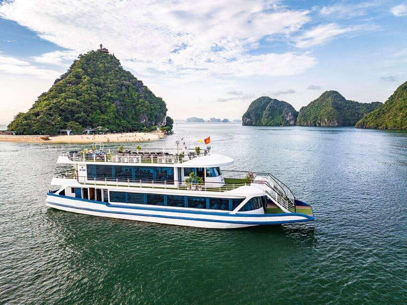 Hanoi: Ha Long Bay Day Trip - Luxury Cruise & Buffet Lunch - Sunset snacks and the ride back