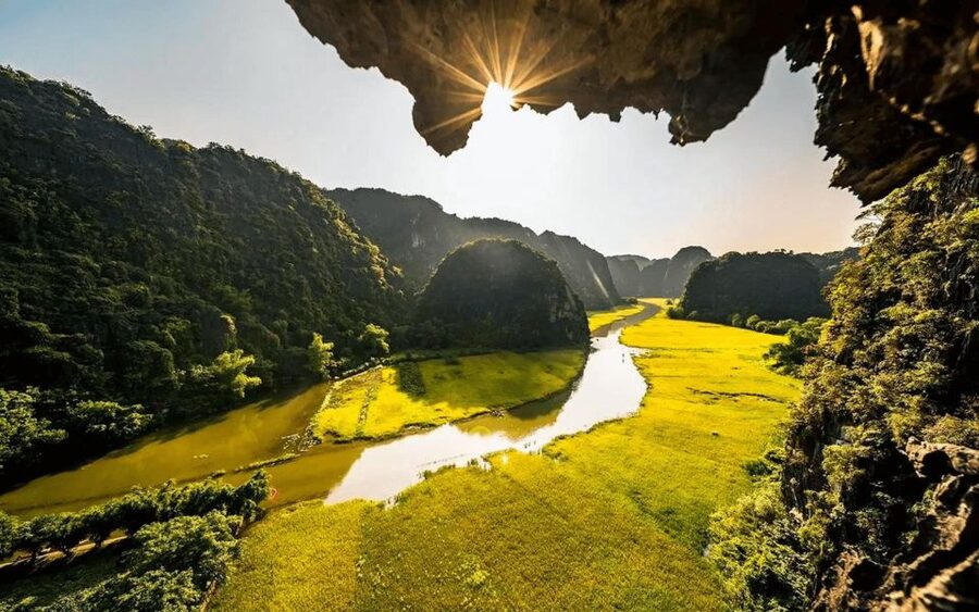 Hanoi: Hoa Lu, Trang An, and Mua Cave Full-Day Trip - A short bicycle ride through the village