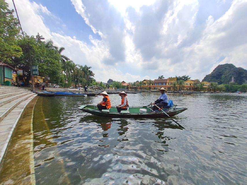 Hanoi: Ninh Binh, Hoa Lu, Tam Coc and Mua Cave Day Trip - Cycling through limestone country