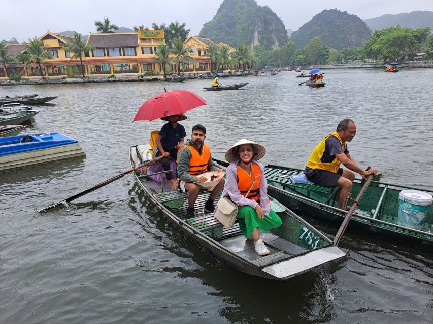 Hanoi: Ninh Binh, Hoa Lu, Tam Coc and Mua Cave Day Trip - Tam Coc by sampan for 1.5 hours