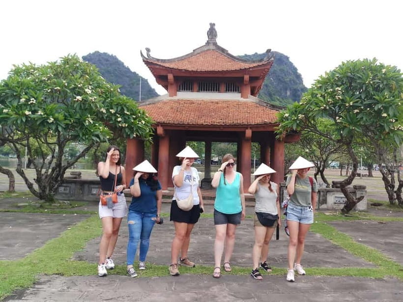 Hanoi/Ninh Binh: Tam Coc, Hoa Lu & Mua Caves Full-Day Trip - The guides make a real difference