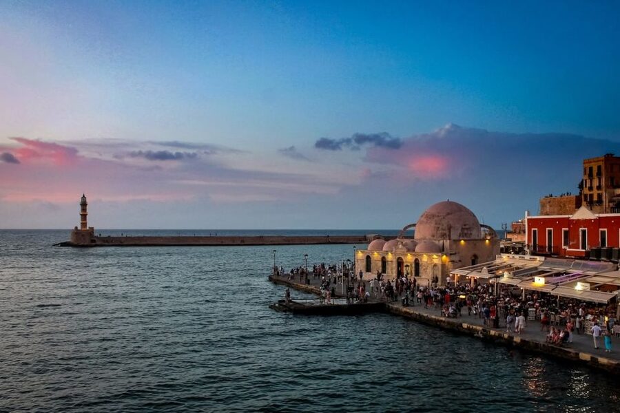 Heraklion:Day trip to Chania old Town,Kournas Lake& Rethymno - Who should book this trip