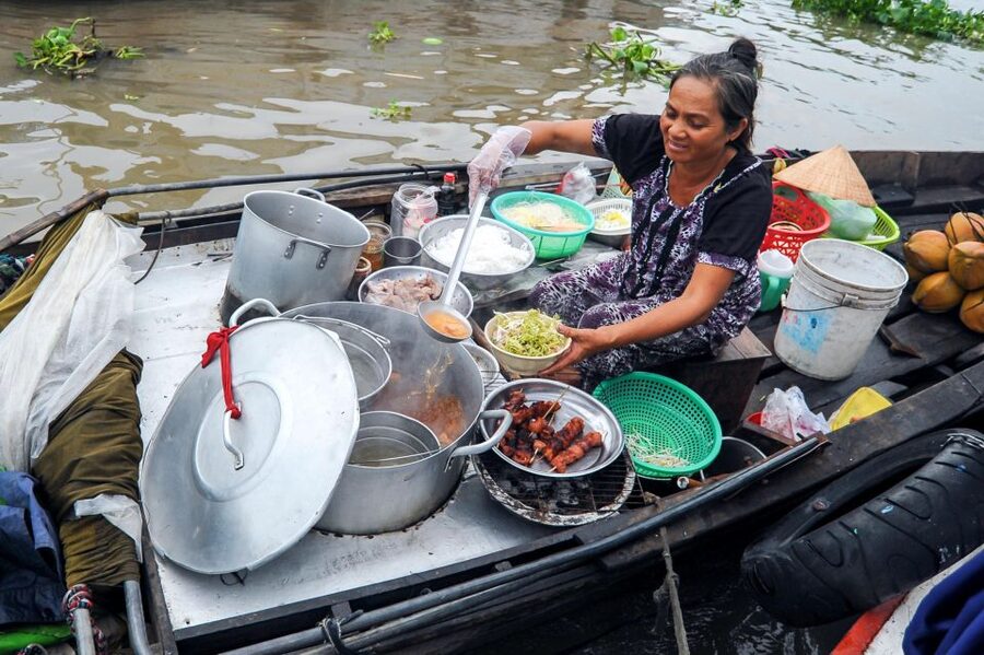 Ho Chi Minh City: Mekong River Delta Day Trip with Boat Trip - Vinh Trang Pagoda as the quiet final stop