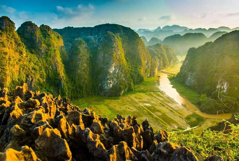 Hoa Lu, Tam Coc, & Mua Cave Day Trip with Lunch & Limousine - Tam Coc by boat through three caves