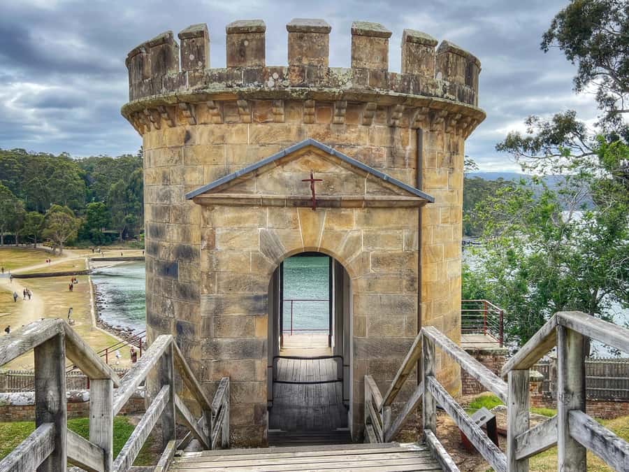 Hobart: Port Arthur & Tasman Park Full-Day Trip with Cruise - Remarkable Cave and the optional cave visit