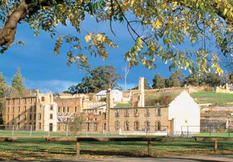 Hobart: Port Arthur & Tasman Park Full-Day Trip with Cruise - Richmond Bridge and the road toward the peninsula