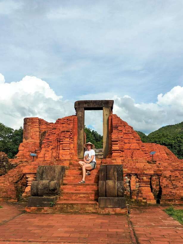 Hoi An: Half-day Excursion To My Son Sanctuary Tour - The traditional dance show