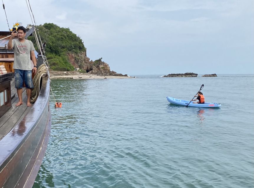 Hua Hin: Full-Day Trip to Sam Roi Yot by Sail Boat - A fresh Thai lunch cooked onboard