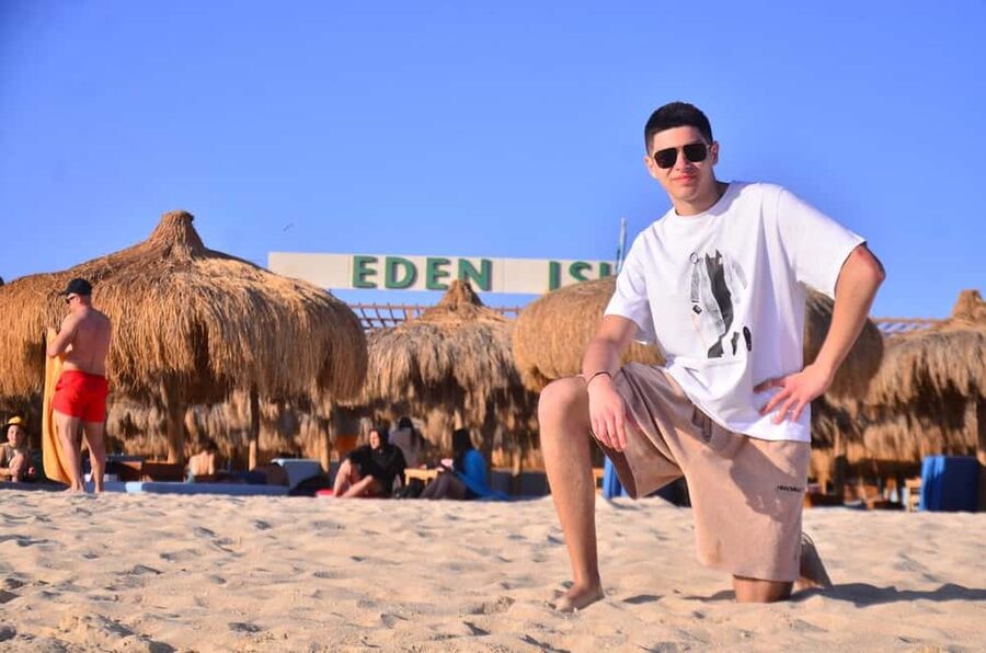 Hurghada: Eden Island Day Trip with Water Sports and Lunch - The boat ride to Eden Island
