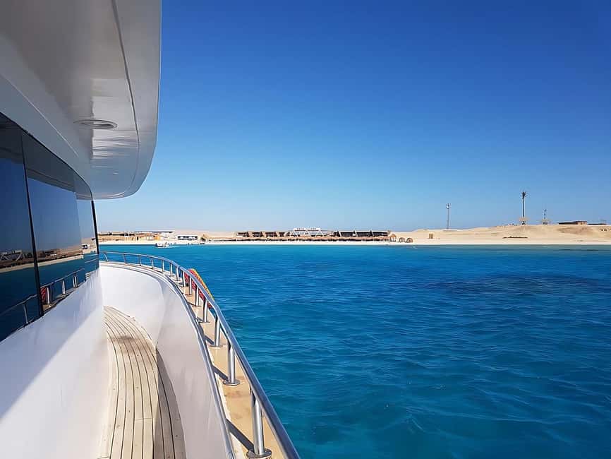 Hurghada:Eden Island Full-Day Trip with Water sports & Lunch - The crew, guides, and family appeal