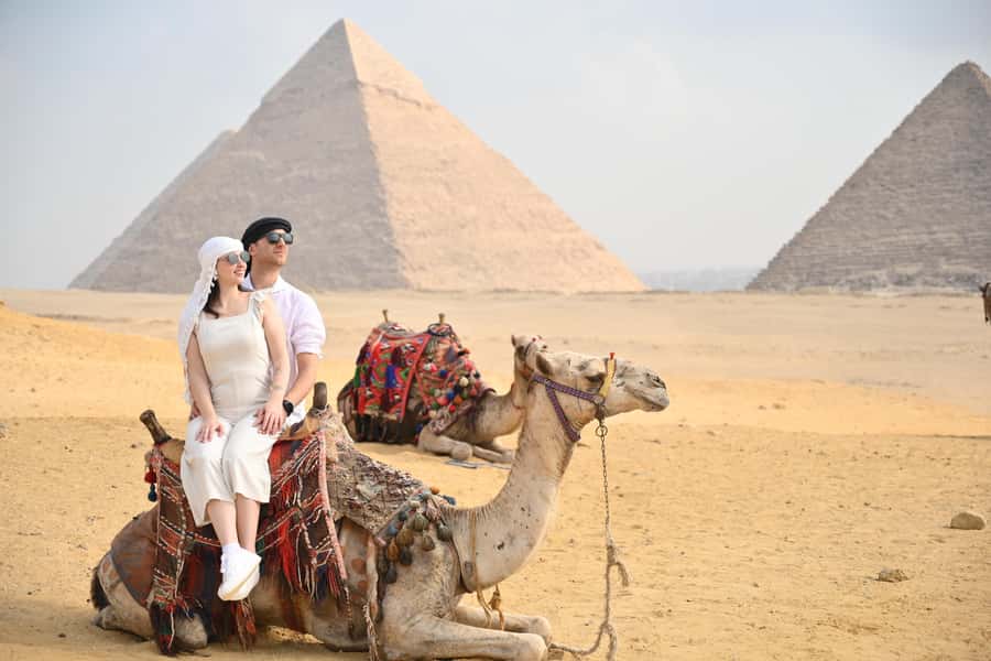 Hurghada: Giza Pyramids, Sphinx, Museum & Old Souq Day Trip - The big Cairo day from Hurghada